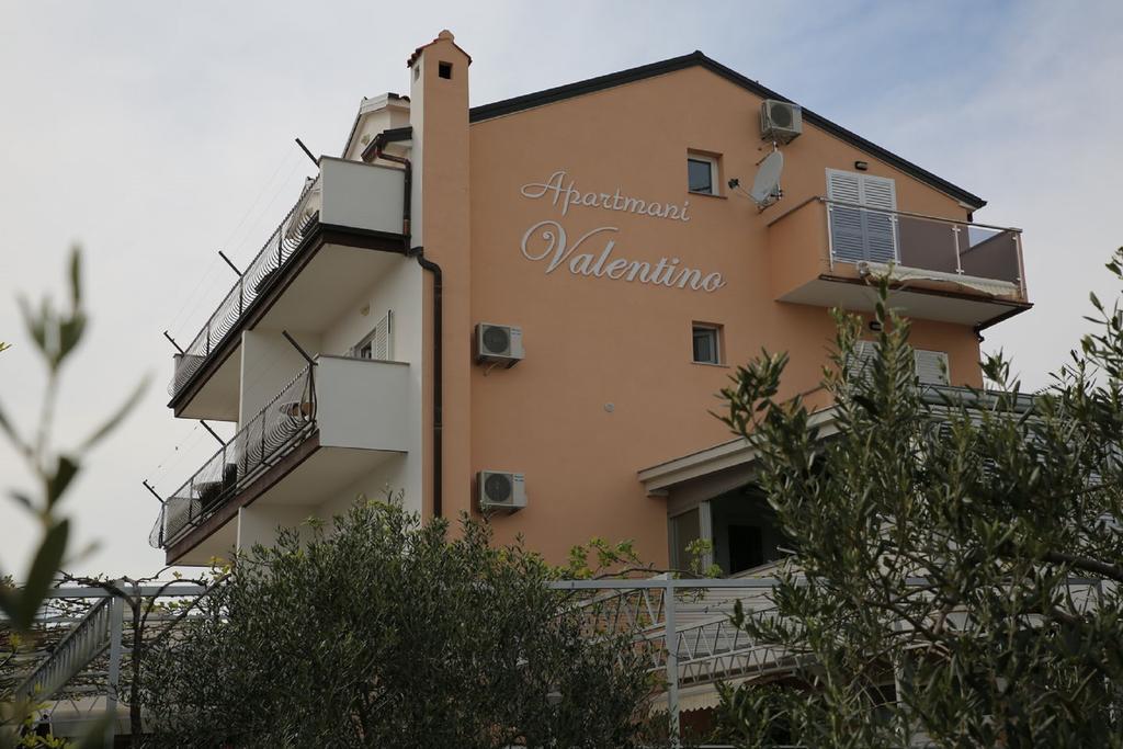 Apartments Valentino ヴォディツェ エクステリア 写真