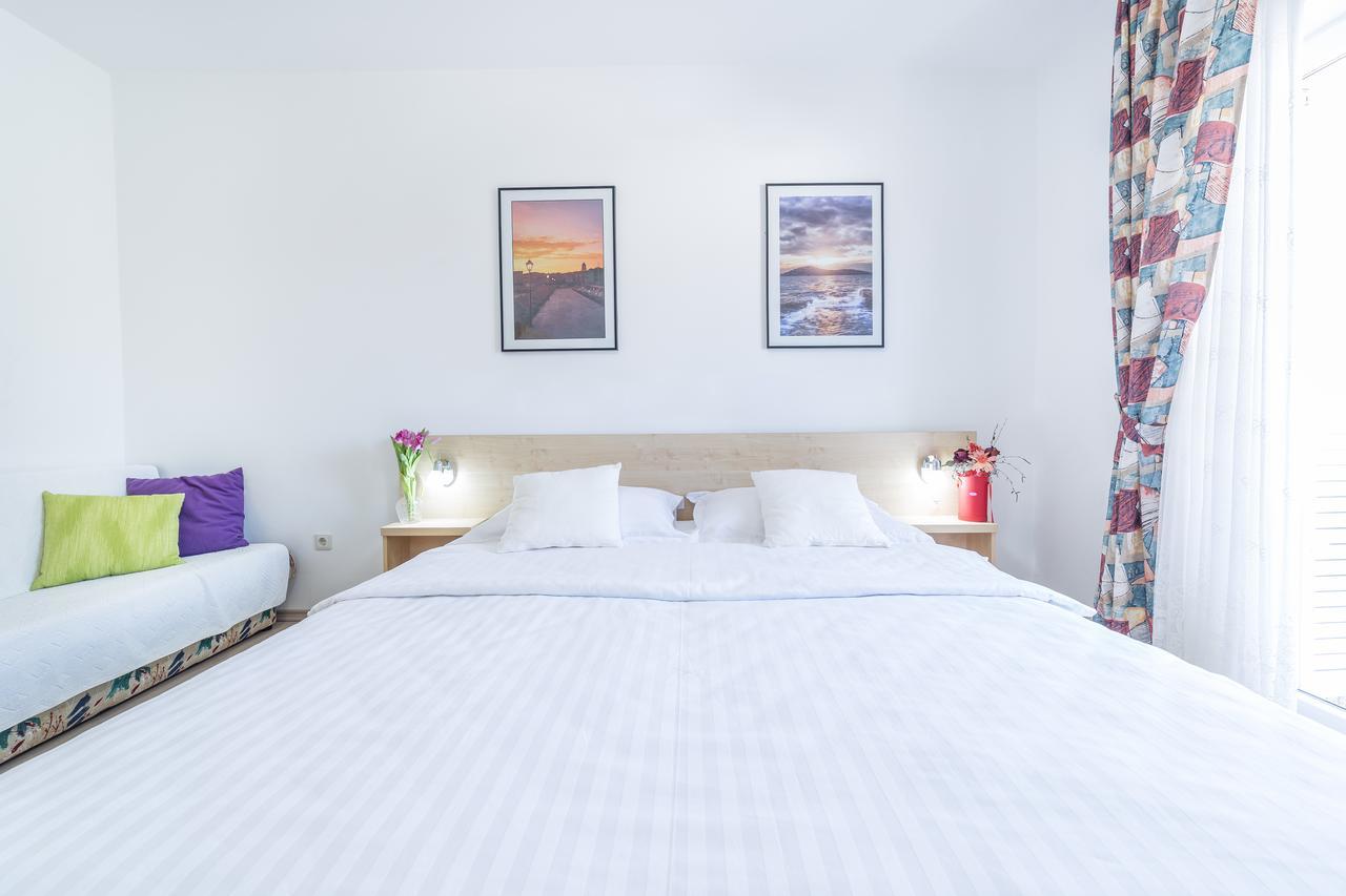 Apartments Valentino ヴォディツェ エクステリア 写真
